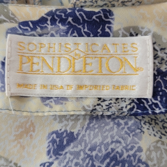Sophisticates by Pendleton short sleeve button down v neck top size 14 - Picture 4 of 6